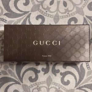 Gucci flats will trade